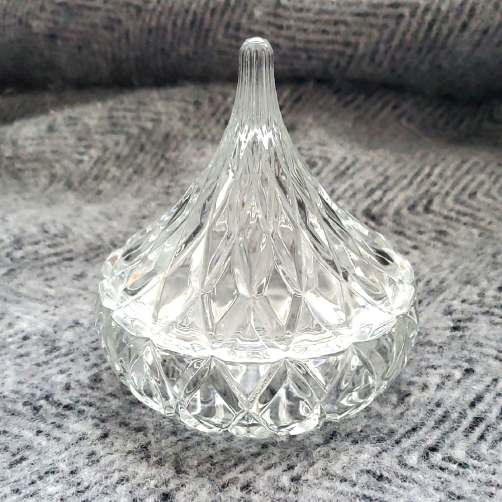 😸VTG 90s Hershey’s Kiss Crystal Cut Glass Candy Dish